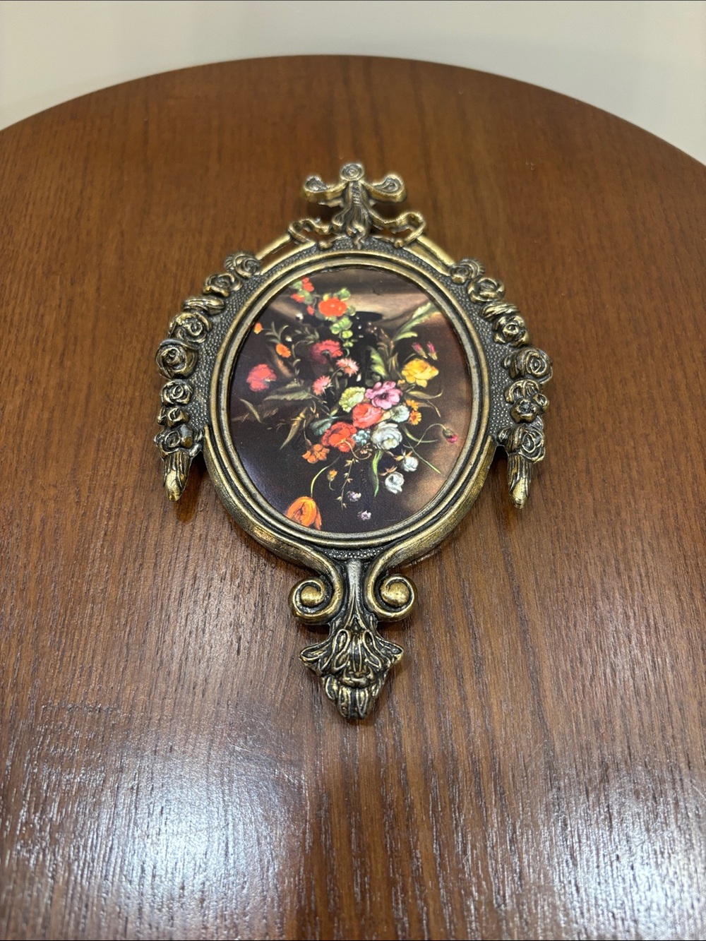 Ornate Gold-tone Floral Wall Plaque - Vintage Style